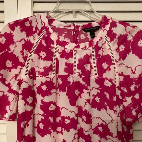 Banana Republic fuschia/white top-Petite Small - Picture 2 of 3